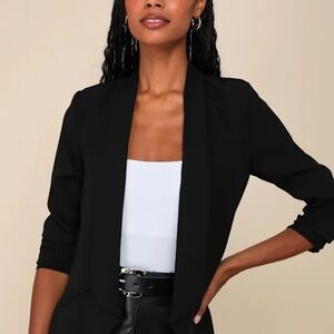 Lulu's black lightweight blazer